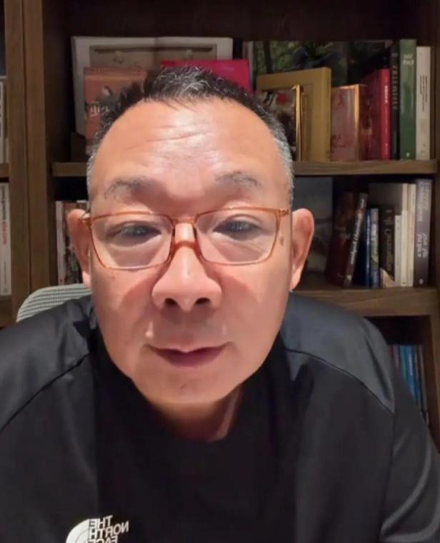 明星老能上热点,_影视行业专业精神流失_明星带货线上趋势