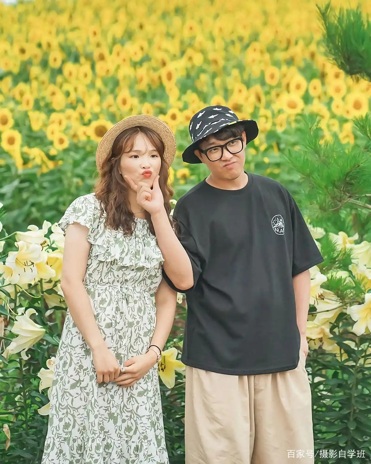 100种姿势摆拍双人_夫妻拍照姿势教程_情侣摆姿势技巧